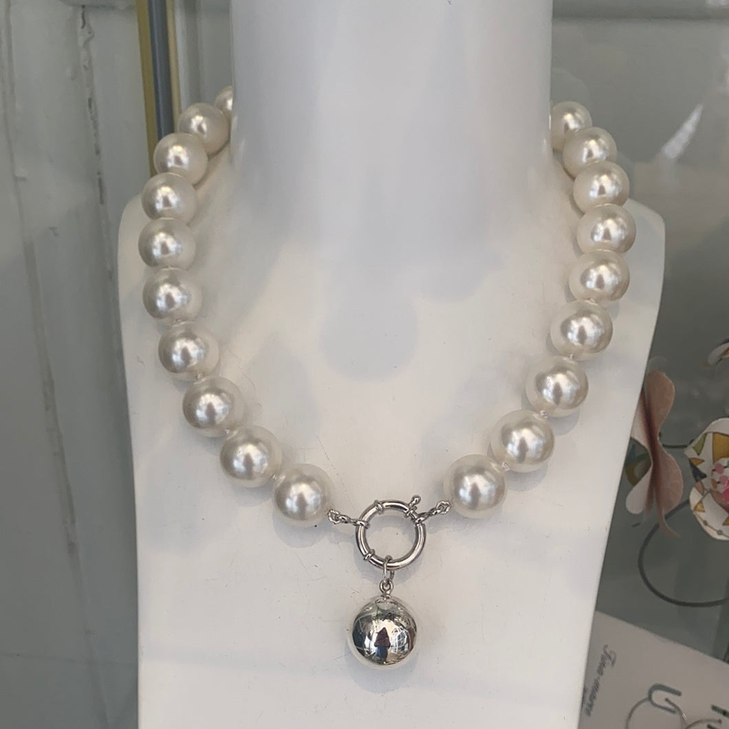 16mm shell based pearl necklace