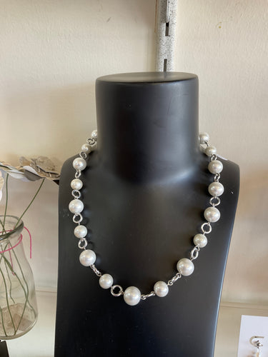 IMT Pearl and aluminium necklace bracelet set.